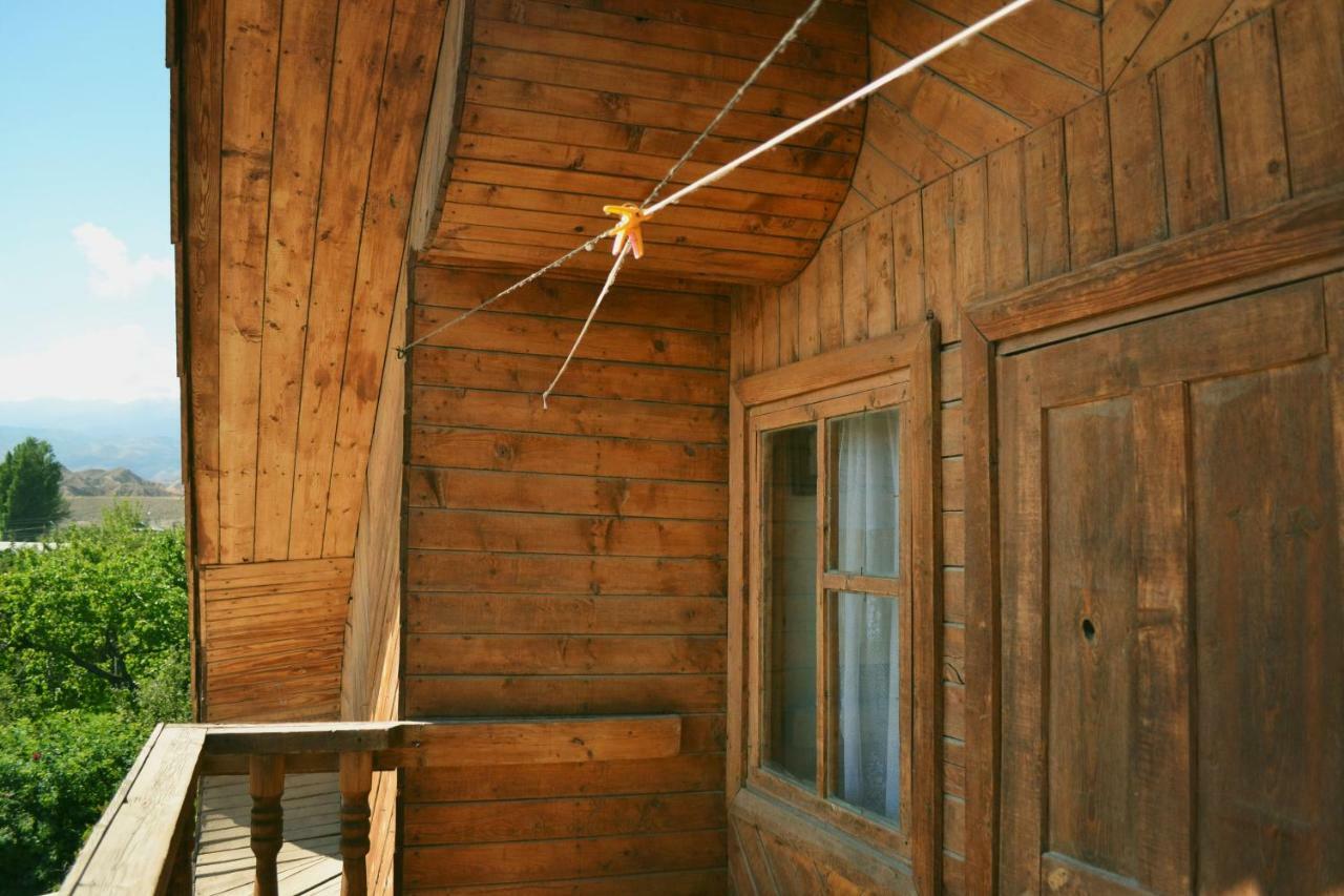 Guesthouse Bermet Tong Eksteriør bilde