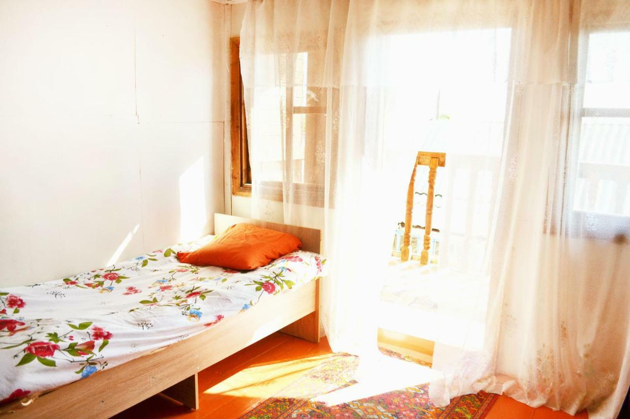 Guesthouse Bermet Tong Eksteriør bilde