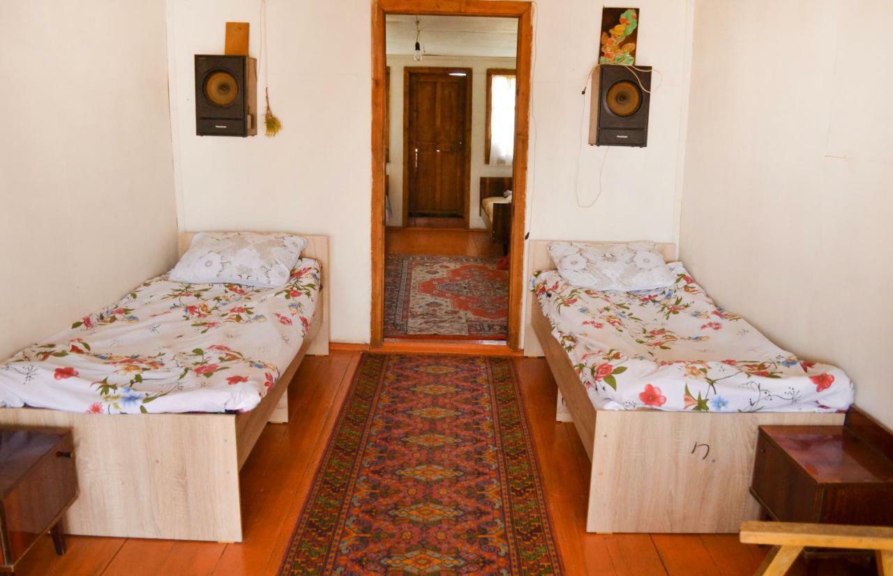 Guesthouse Bermet Tong Eksteriør bilde